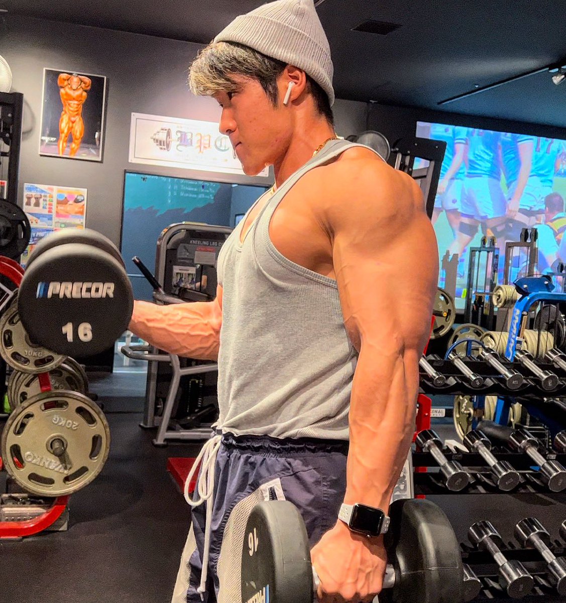 0409Natsu's tweet image. 身体の調子が本調子に戻ってきてトレーニングが楽しい🏋️

#fwj #ifbb #ifbbpro #physique 
#フィジーク #フィットネス
#筋トレ #ベルジム