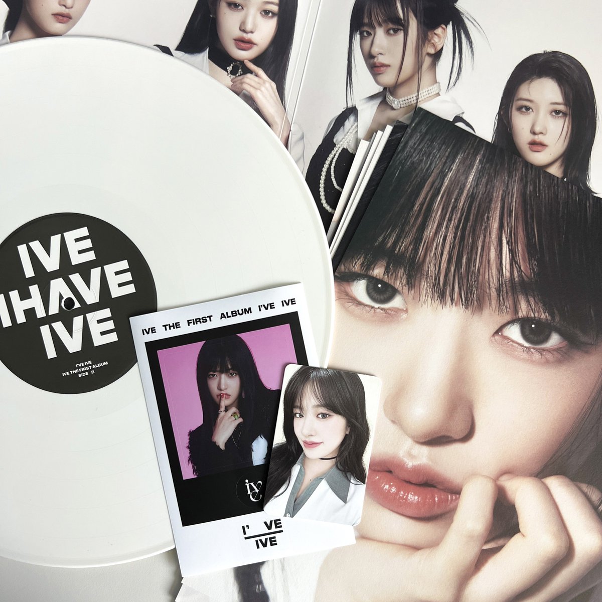 AnTable_0901's tweet photo. LP가.... 너무 예뻐요...❕💿 https://t.co/mp4sdOXn1a