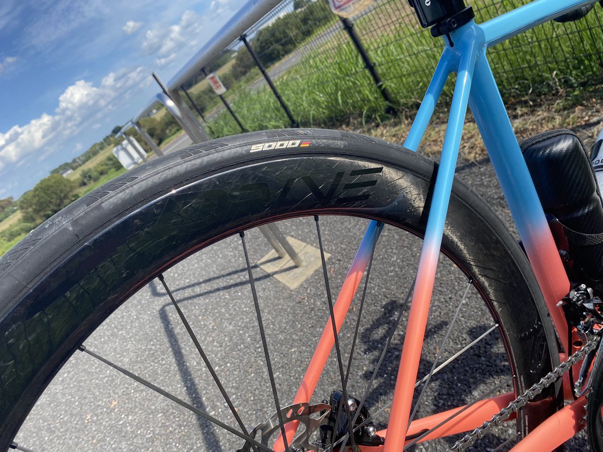 komasan8787's tweet photo. 秋晴れのライドは気持ち良いなあ〜!
#ELITEWHEELS
#DRIVE50D
#TREK
#EMONDA https://t.co/ogedQLCRXJ