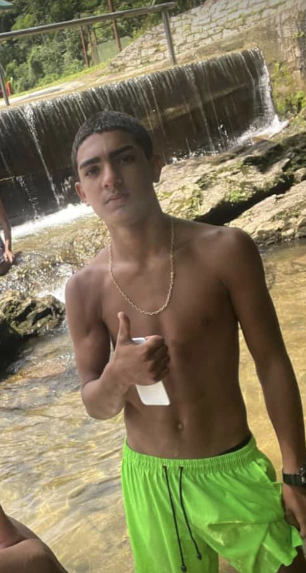 dideusmc's tweet photo. Meu irmão tá desaparecido desde ontem última vez visto em Nova Iguaçu se alguém viu ele em algum lugar me manda msg por favor https://t.co/TQUgFiOpdM