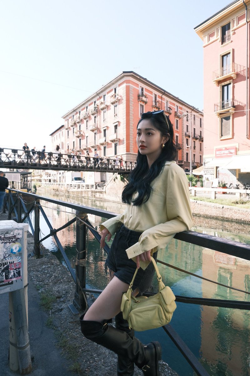 theiasuri's tweet photo. Love this Yellow Energy 🫶🏻 https://t.co/qk0KJKgFtL
