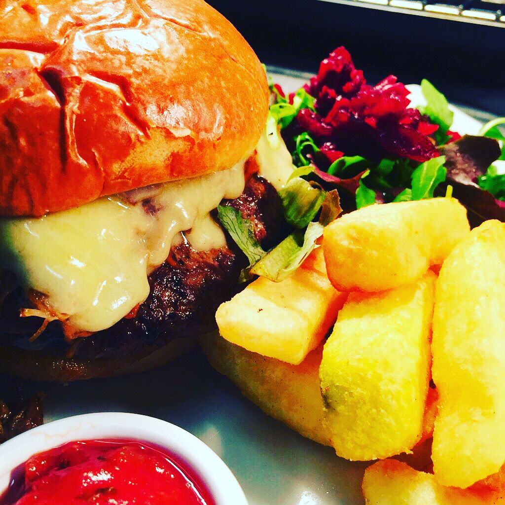 The Old Ham Tree tweet media