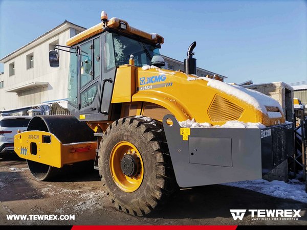 tewrexcn's tweet photo. Tewrex exported 1 Unit XCMG XS143H Road Roller to Algeria.❤️🔥
View more:https://t.co/r0GOsQiJrS🎉
#machining #export #algria #xcmg #construction https://t.co/LNPtHkQiy9