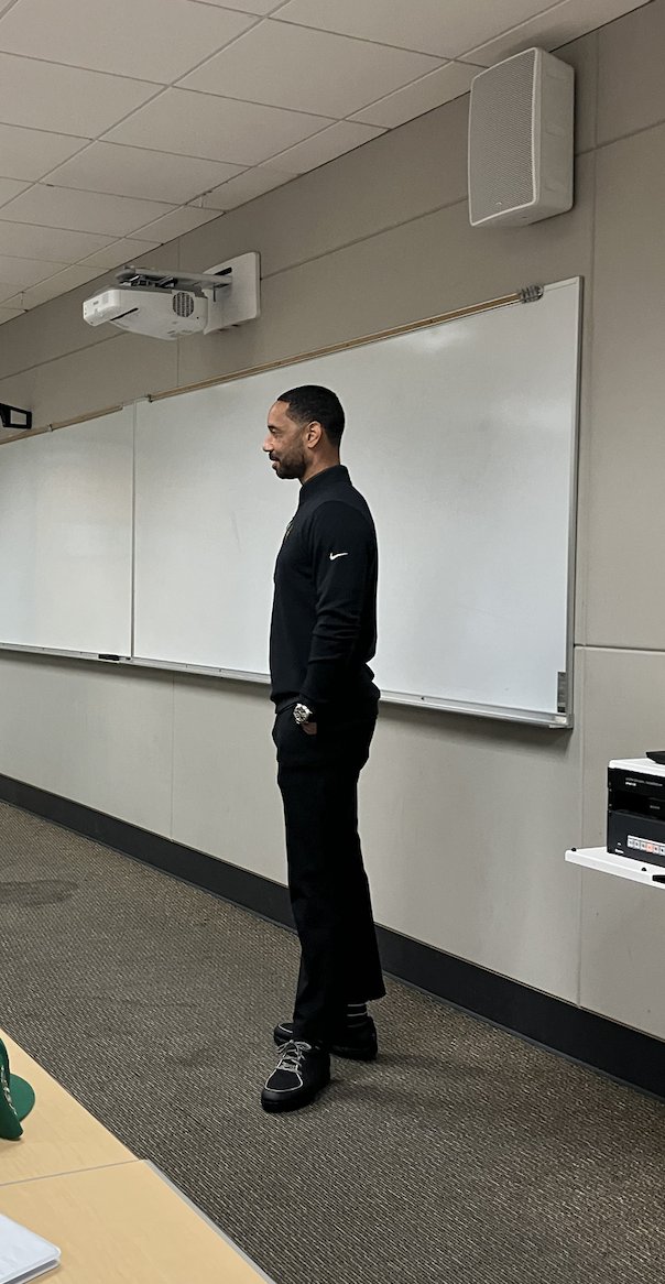 Huge shout out to former @CLUFootball player and current @USCBasketball_ assistant coach @CoachJayMo15 for making the drive into the 805 after practice today to share his story with our squad. Good luck this year coach! #goKingsmen #FightOn