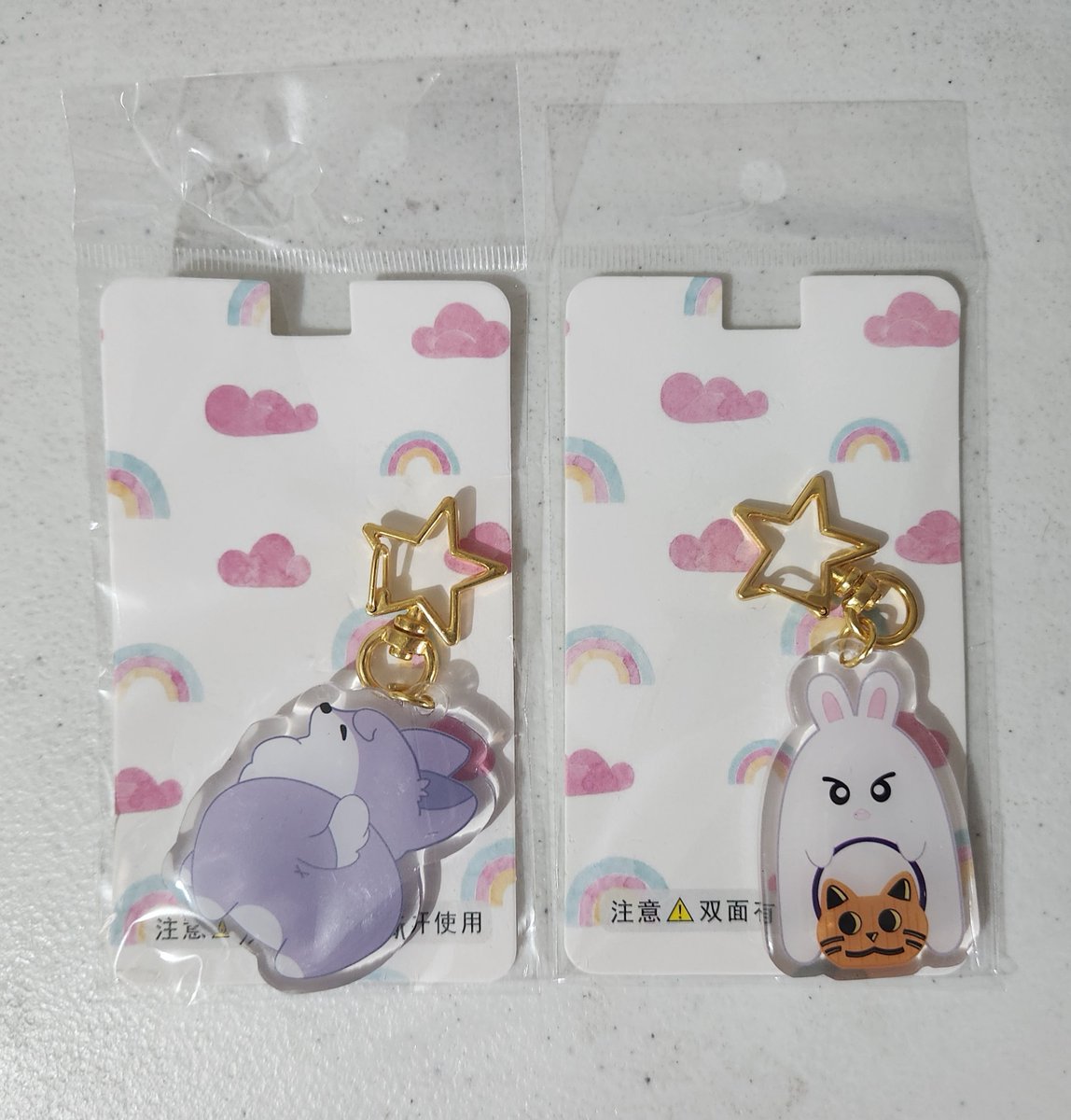 gommaway's tweet photo. hello! will be giving away a very limited quantity of keyrings (wolf chorgi and halloweebit) and stickers (random) at hubstop ☺️💓 special guests jiniret and foxi.ny since di ko naabutan cse nila 😆 see you! https://t.co/VylLEqFOPX