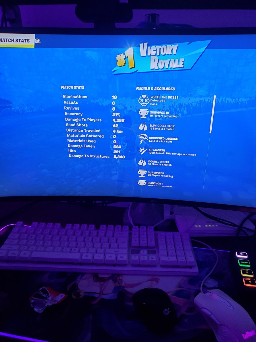 NoobiePlayer121's tweet photo. Late nite fortnite solo win 
Check out my YouTube channel 
https://t.co/eMGU4YVuKx https://t.co/t5ncNOGnmU