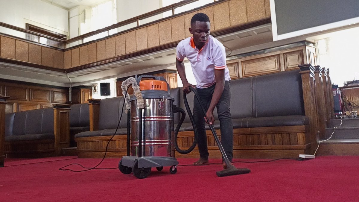 5starMobClean's tweet photo. Nnamunswa yasiimye bassajabe aba @5starMobClean okuyoyoota embuga. https://t.co/ns6r2EIuKm