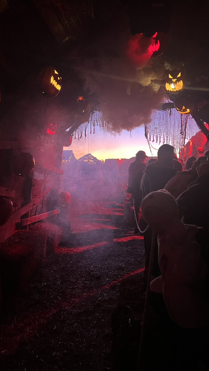 JRho_00's tweet photo. LeT tHe SpOoKy season BeGiN 👻💀🎃  #hauntedriver 
#idaho #eastidaho https://t.co/NVIGeYDWI0