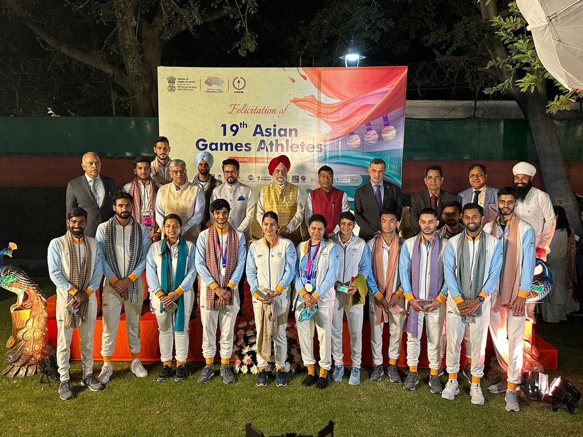 🏆 Following #AsianGames, #ONGC is incredibly proud of #ONGCians @mandeepsingh995, @Gurjant_Singh9 & @HockeySumit for their incredible Gold in Hockey, @PRANNOYHSPRI for his Bronze in Badminton Singles & Silver in Badminton Team, @humpy_koneru for her Silver in Chess (Team) and…