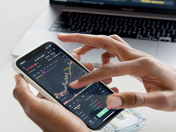 ani_digital's tweet photo. Indian stock indices continue to remain in the green
Read @ANI Story | https://t.co/rrlBQQwRdS
#Sensex #Nifty #BSE #NSE #IndiaStock #StocksToWatch https://t.co/ewcpChe8fI