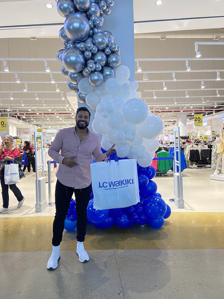 Y nos fuimos a <a href="/LCWaikiki/">LC Waikiki</a> en #CCLosAviadores #Maracay