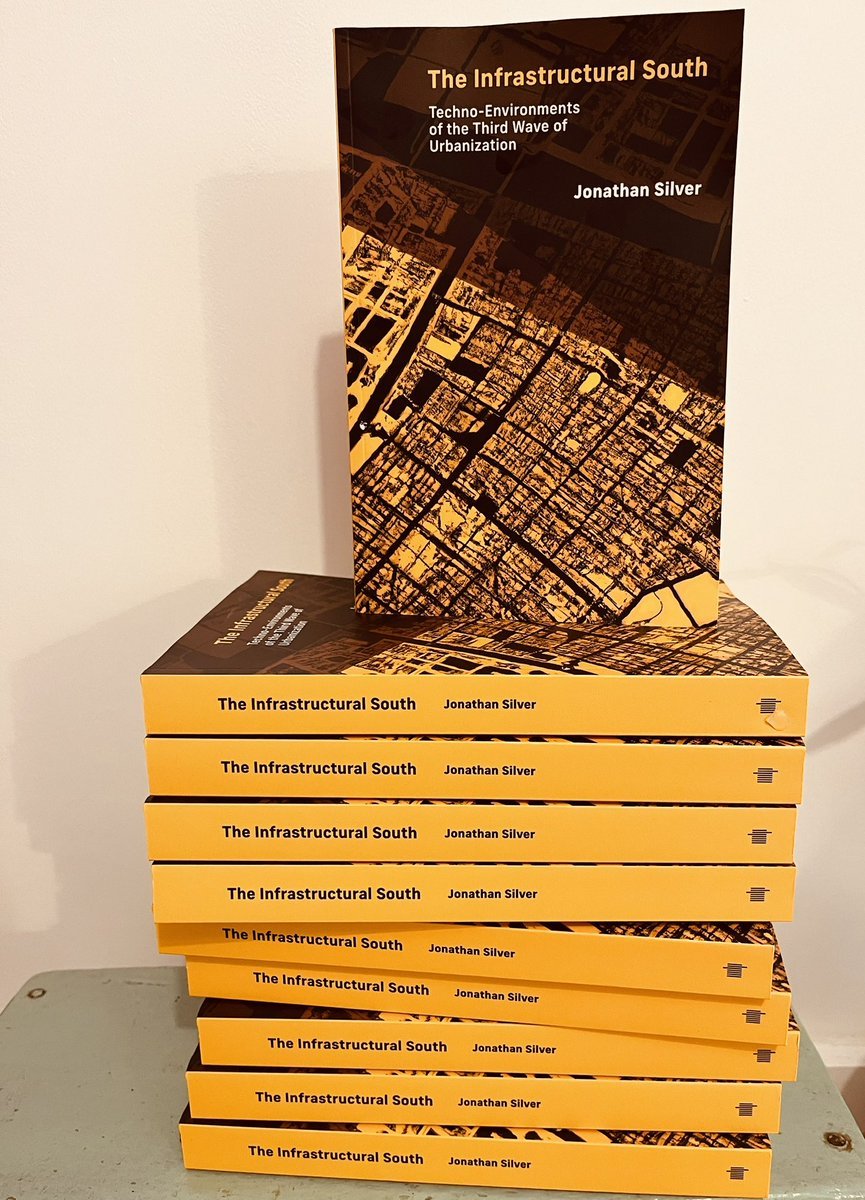 InvisibleMapper's tweet image. ‘The Infrastructural South’ is published + now out w/ @MITPress
You can buy it (or ask your library to) but also freely read it through the amazing @MITPress Open Access platform
You can find it here 👉mitpress.mit.edu/9780262546874/…
Enjoy 🙏