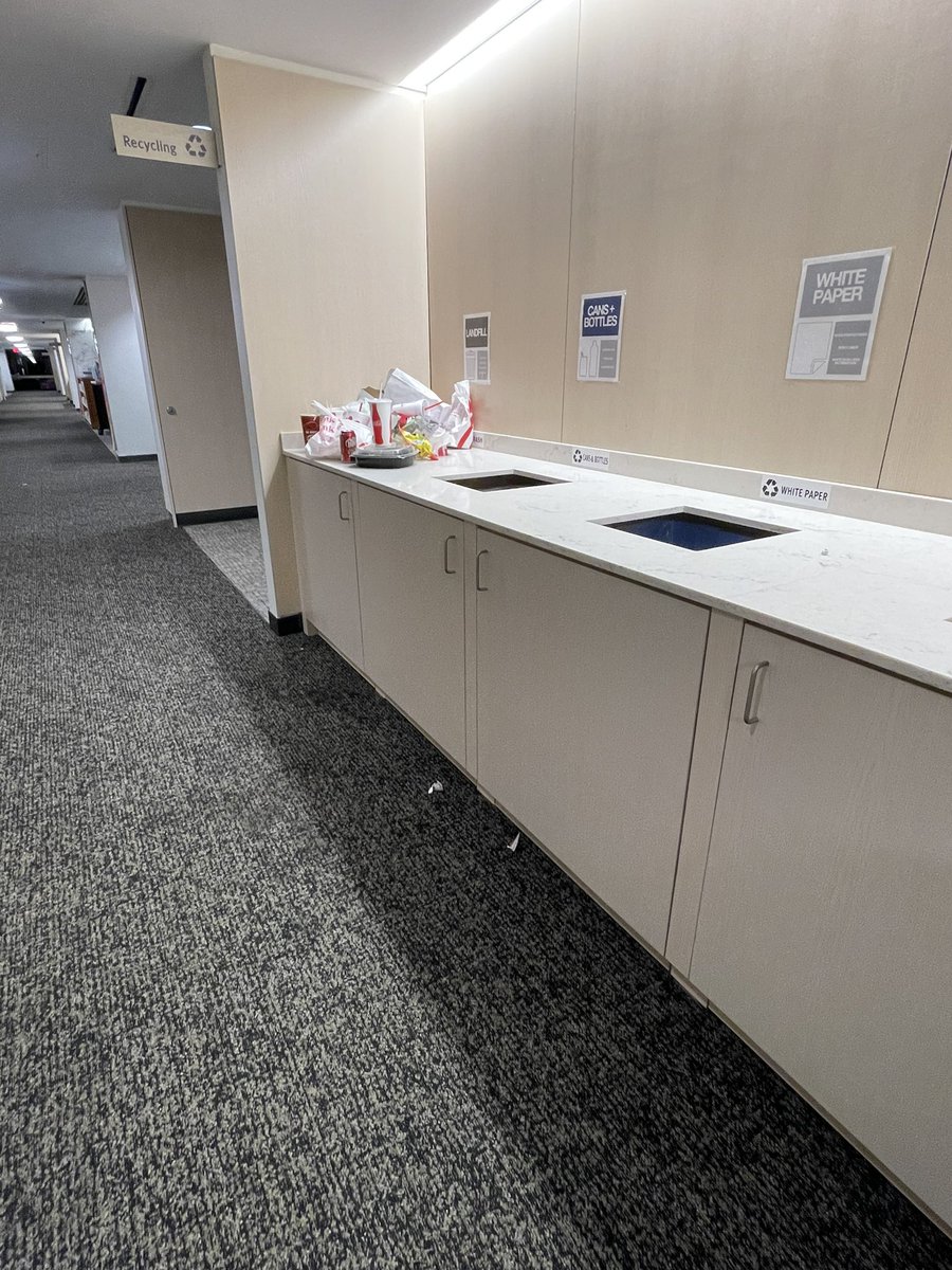 UARKafterDark tweet media