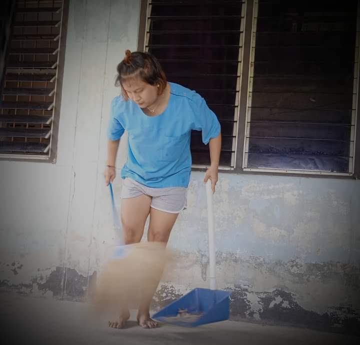 pim_pim68's tweet image. หน้าตาไม่สวย แต่จิตใจดี งานบ้านเรือนเราก็ทำนะ ปัดวาดเช็คถูก ซักผ้าให้พ่อกับแม่นะค่ะ คนอื่นคิดว่าอยู่บ้านไม่อะไรเห็นเที่ยวสนุกไปวันๆ มีสระหรือไร้สาระบ้างติดตลกบ้าง 
 #ไม่ได้เน้นสร้างภาพเน้นลงมือทำนะค่ะ
💐🫂✌️👪
#สาวลพบุรี