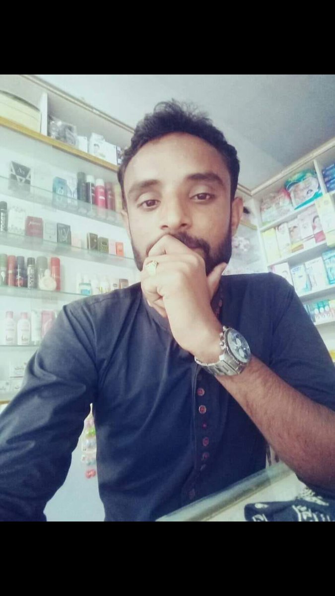FatimaHalepoto's tweet photo. اس ايک شخص میں تهيں دلربائياں کيا کيا
هزار لوگ مليں گے مگر کہاں وه شخص 
#justiceforsiraj 
#SSPBadin #DIGHyderabad #IGPSindh #SindhPolice https://t.co/eT0KI31U0q