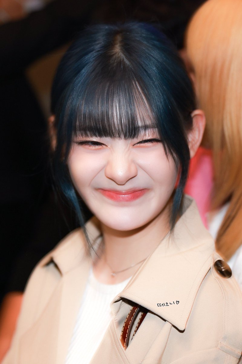 seeunutted's tweet photo. yoon seeun                         raposa https://t.co/dSSBETlk89