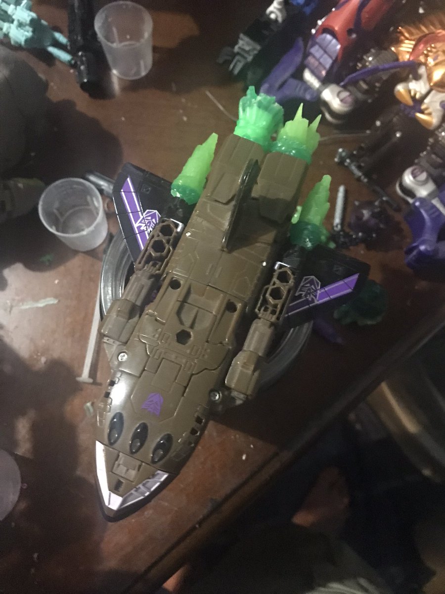 dralchemist23's tweet photo. Something green? https://t.co/r7zOwsLJgO
