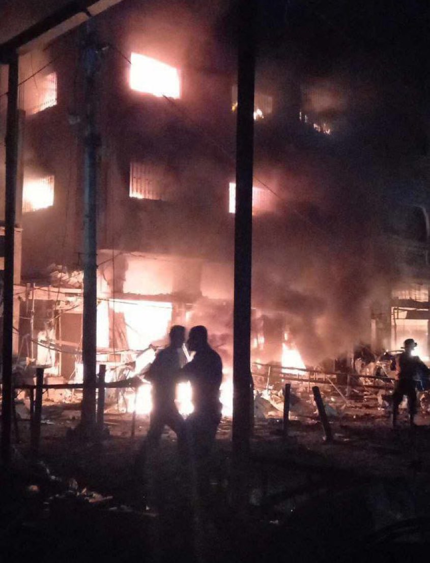 swilkinsonbc's tweet photo. Israeli bombs destroy a civilian building in the densely populated Al-Sheikh Radwan neighbourhood causing massive devastation &amp; death https://t.co/IUOdU4a6c4