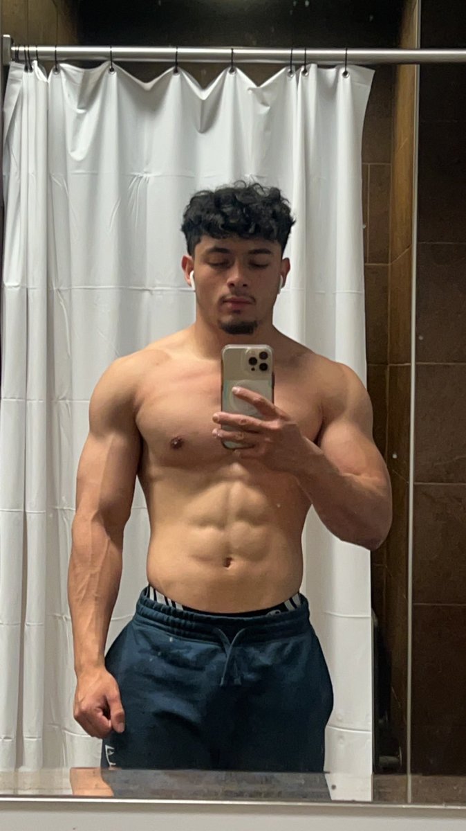 Danielm14506549's tweet photo. #gym ?? https://t.co/K78ce3hymv
