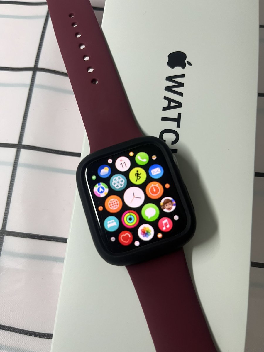 LineaUpdate's tweet photo. AppleWatch SE คือควรมี
รับสายโทรออกได้ ออกกำลังกายมีครบ
วัดการนอนหลับ กันน้ำเเจ้งเตือนใดๆ ครบจบเลย คุ้มมาก!!ในช้อปปี้คือได้คูปองส่วนลด ลดไปอีก  #ช้อปปี้ถูกชัวร์ #ShopeeMall 
พิกัด https://t.co/3vhOKErs7V https://t.co/EigZ4bMgzA