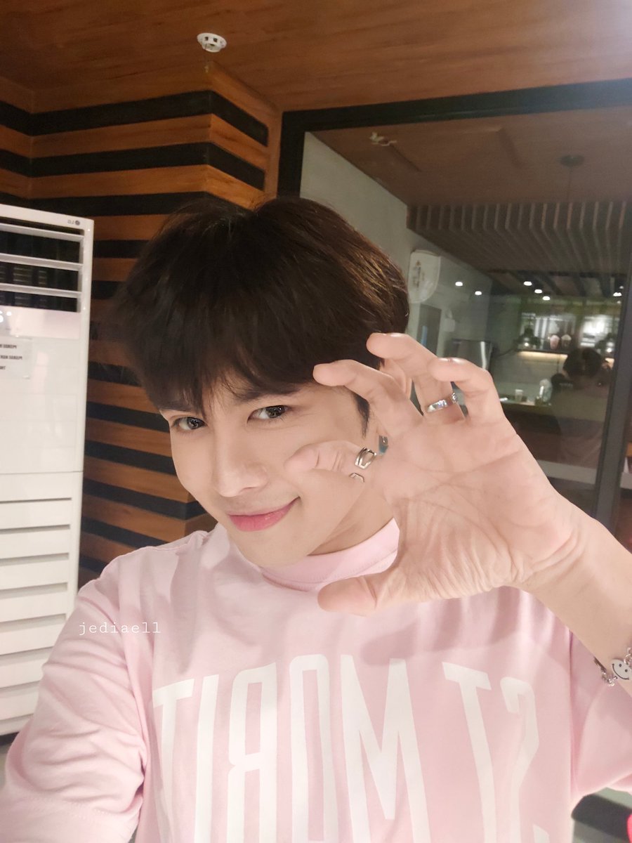 iamseizemic's tweet photo. pov: magbigay ng isang dahilan kung bakit ka nagtataksil sa bias mo.
#Eclipse_Gab @eclipse_gab π©·π«Ά https://t.co/GsV5m0obcZ