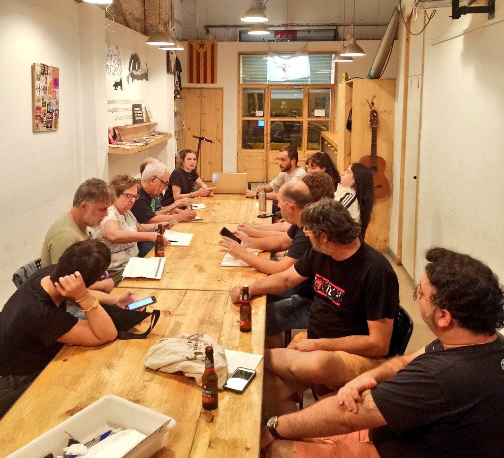 Benvinguts/des al perfil del #CorrellenguaSantMartí2023! 🙋🏻🙋🏽‍♂️ 

➡️ Diverses entitats dels barris de Sant Martí ens hem organitzat per recuperar el #Correllengua, que es celebrarà el DIUMENGE 29 d'octubre.🏃

Seguiu-nos per estar informats/des! 😉