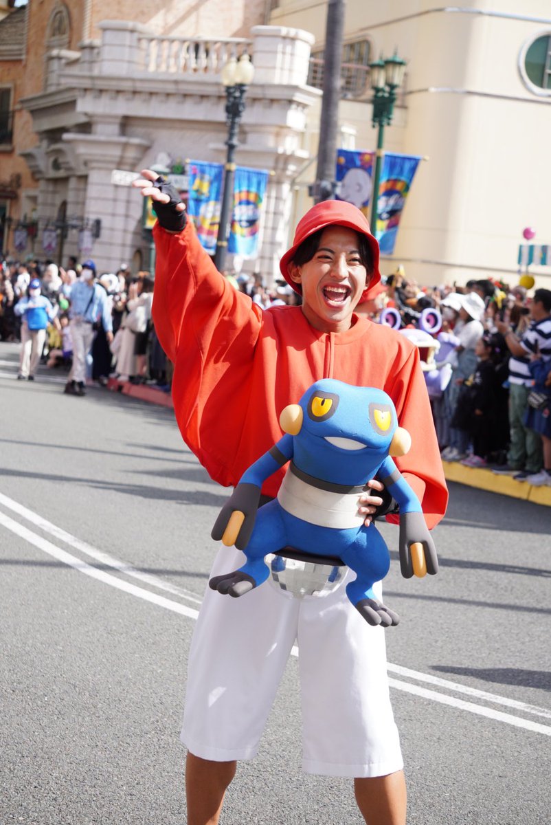 samy_usj's tweet photo. お名前分からないんですが、いつも素敵な笑顔ありがとうございます💖💖

モザイク無しですみません。

#USJ #USJファン #NOLIMITパレード https://t.co/g2nhoMzjDg