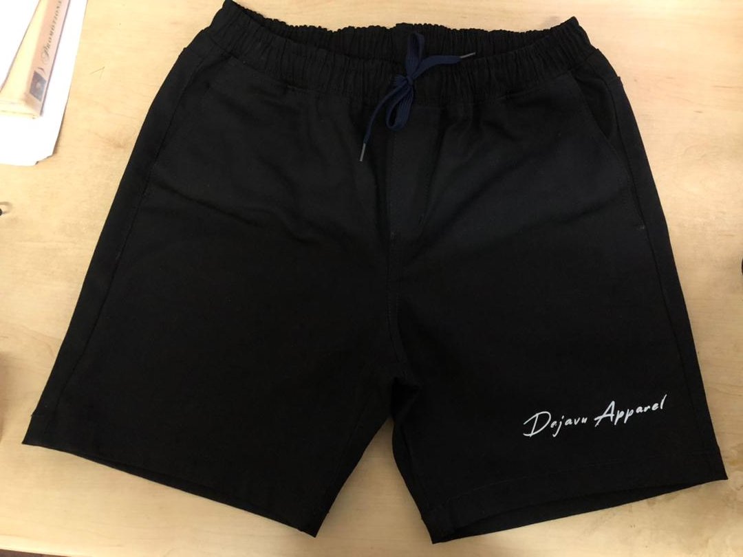 officialallen__'s tweet photo. I don't know how😂, but today I'm clearing Dejavu Apparel stock ❤️🙏🏽

May ally actions today align towards clearing my stock.

Our shorts are $15
Our tshirts are $10
Our hats and caps are $8

Which one do you want😊? After retweeting ofcourse😄 https://t.co/zG5es8hdtO