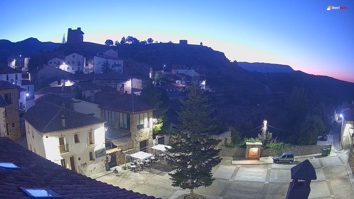 ibericam's tweet photo. Buenos días. Despunta el día desde #Sarrion #Saúca #MonteagudodelCastillo #ElCastellar Temp. entre 2ºC y 9ºC
@AEMET_Aragon @AEMET_CLaMancha @ElTiempoes
@ElTiempo_tve @ElTiempoA3 @aragonturismo
@TurismoGudarJav @Valencia_WX https://t.co/6XvYg0U2rO