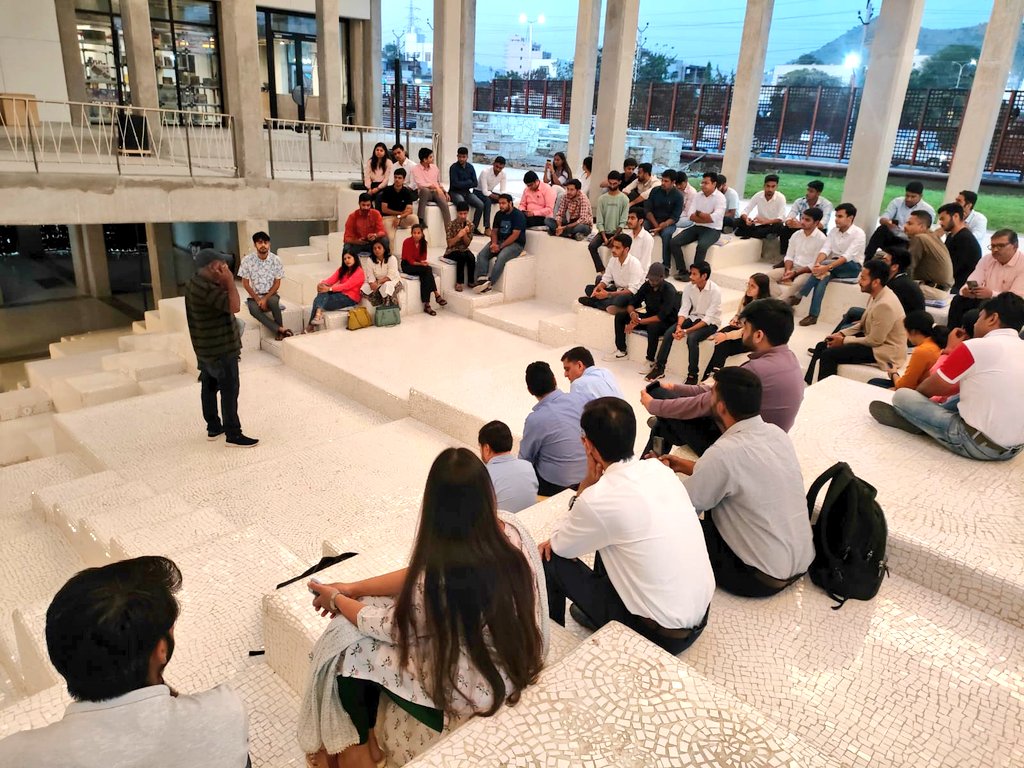 vyassaurabh's tweet photo. #startup #meetup #udaipur
What an exciting start to our chapter, Udaipur Startup Club
Happy to moderate this session of experts, industry veterans, budding entrepreneurs, students under one umbrella
One motive, grow together &amp; create your own circle

#community https://t.co/AUUiHZJaOW
