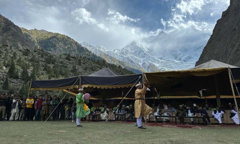 pakistan_click's tweet photo. A 2 Day Cricket Tournament at the World’s Highest Natural Stadium in the Pissan Valley of G B - Nagar Concluded on Friday with Traditional and Unique Performances.
.
Book a Similar Tour Package or Customize It As Per Ur Desire &amp; Budget. Contact Us Call / Whatsapp: 📞 0311 1123133 https://t.co/LzVPtstW7H