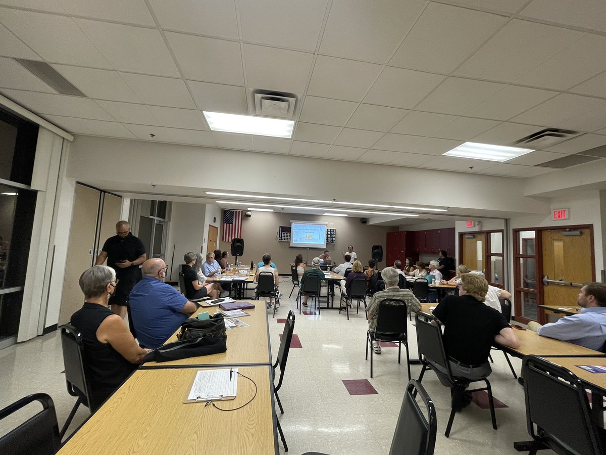 Ldev101's tweet photo. You all should follow and share @FeedAZStudents socials.  They are doing great work trying to get AZ kids fed free, healthy meals.  Thank you for the great presentation at the @AZLD8Dems meeting @jolsterrr https://t.co/6nLUYMnp5d