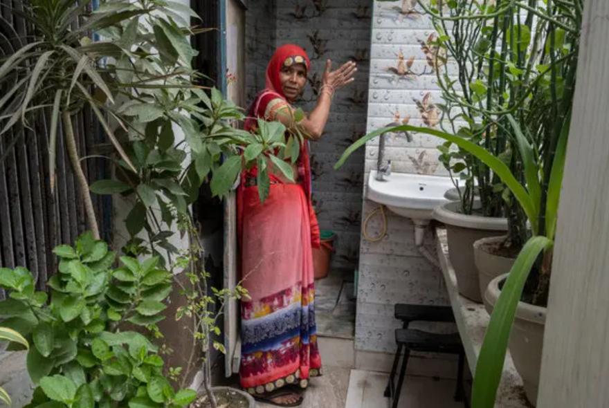 SLSVPurpose's tweet photo. How a Radio Station Is Empowering Women in a Rural Heartland
https://t.co/wx1PGUVLRo
#SLSV #SLSVPurpose #ChangeMaker #Efforts #purpose #women #womenempowerment #empowerment @sehgalfdn https://t.co/R3nrBho7r7