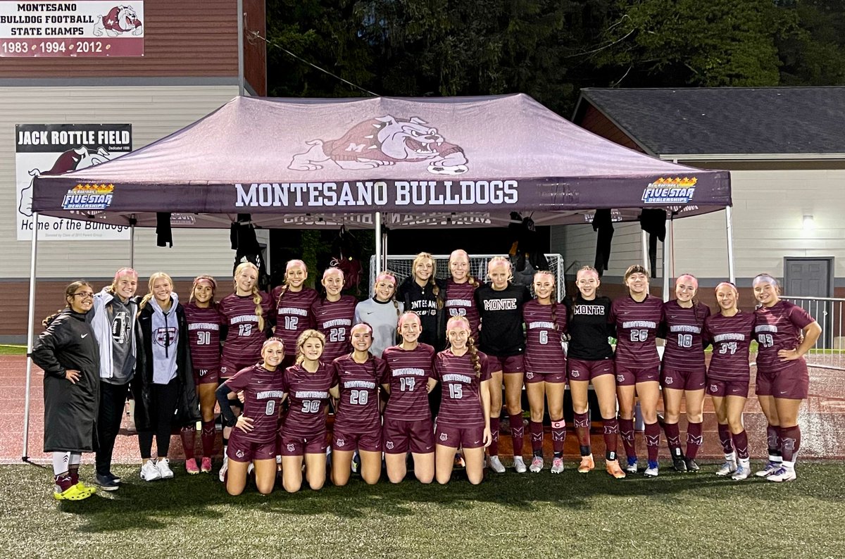 MontesanoSoccer's tweet photo. MonteFC played strong tonight and earned a victory over the Hoquiam squad at Rottle field. Next up is Tenino on Thursday. #MonteFC #MontePride https://t.co/HrG2eKStgG