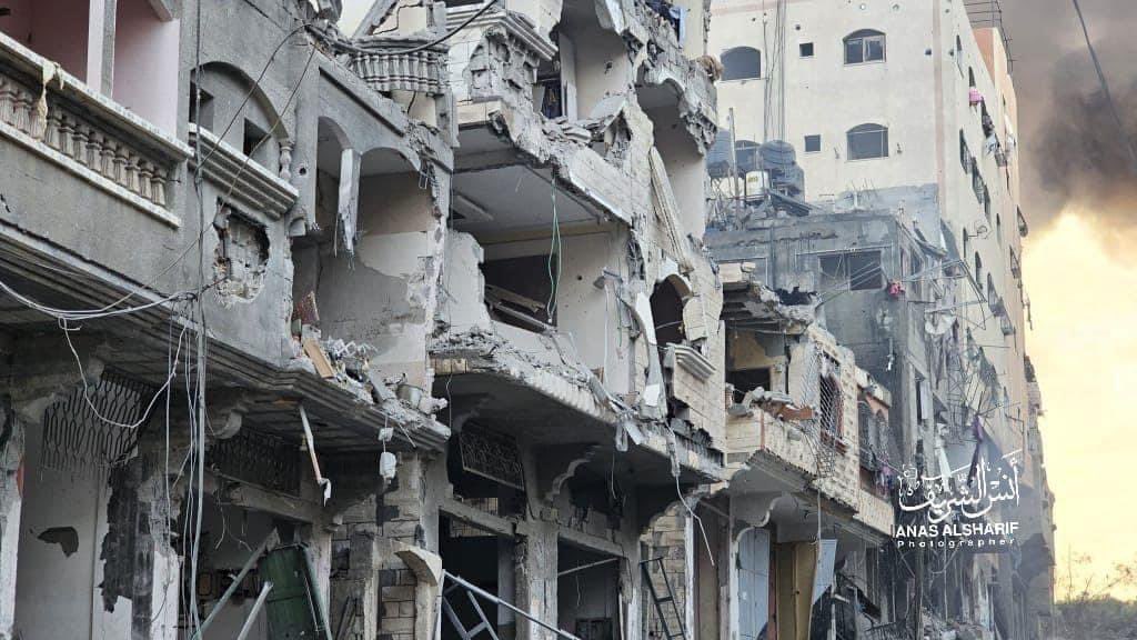 AlaaStamimi's tweet photo. The destruction caused by the #Israeli_occupation in the homes of civilians, east of Al-Ternis Street in Jabalia Refugee Camp in the northern Gaza Strip.

الدمار الذى خلفه الاحتلال في منازل المدنيين شرق شارع الترنس بمخيم جباليا شمال قطاع غزة

#Gaza_under_attack
#Palestine https://t.co/pKXv6xDMBT