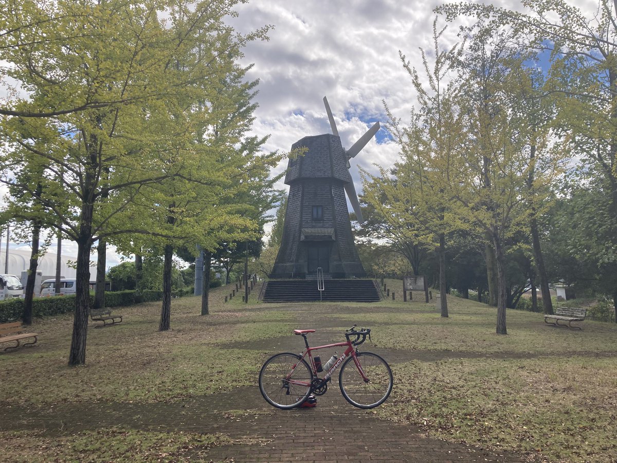 edochan20's tweet photo. 昨日100キロ走って見た風景。
大臀筋を上手く使って走ってるらしく、全く筋肉痛にはならないけど体重も落ちなくなったような笑 https://t.co/VCCJKXeB4a
