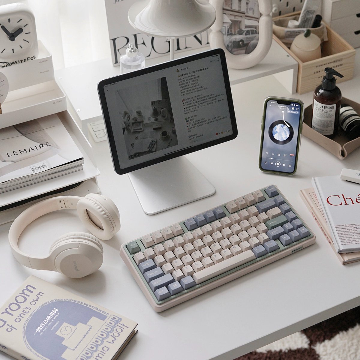 Varmilo_Zhh's tweet photo. 🌿Embrace a streamlined layout for creatives, coders, and multitaskers. Upgrade your workspace with nature-inspired design and efficient brilliance. 💼
#Minilo #Keyboardist
#CreateWithVarmilo #Varmilo
#BackToSchool #Eucalyptus #KeyboardArtist
#StudyInStyle #Minilo75 https://t.co/c3h8ULEUxj