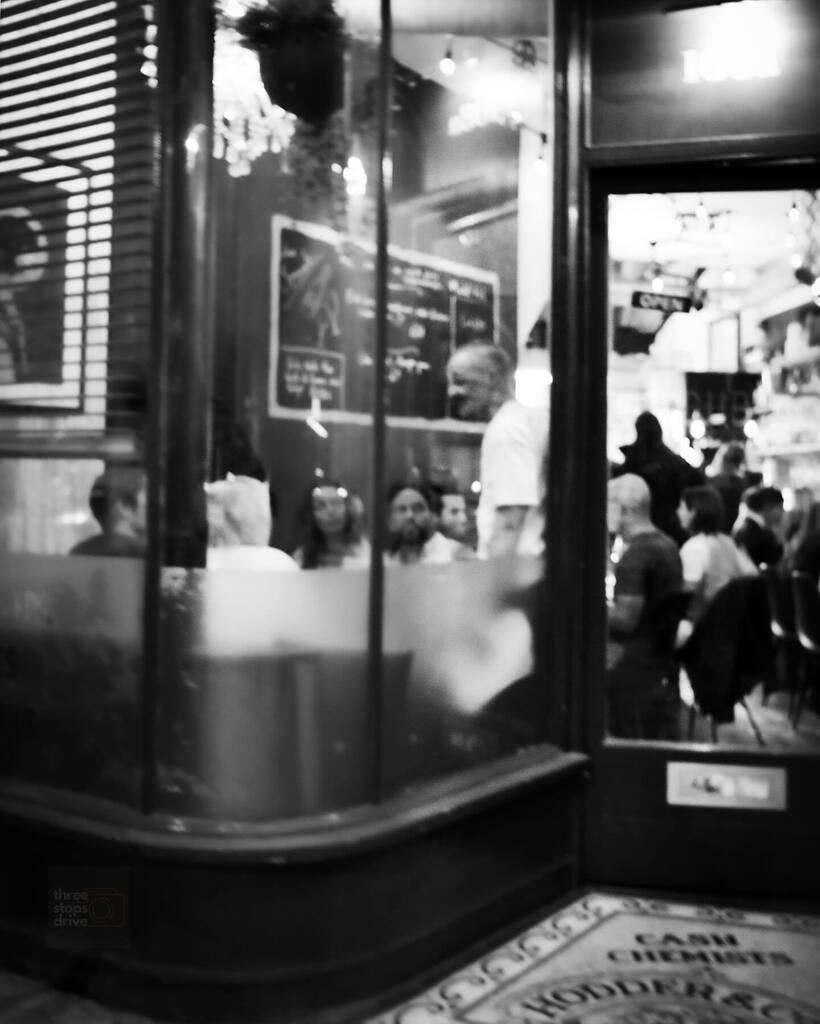 Hannah (@3stopsdrive) on Twitter photo I’m not at all sure what my camera decided to focus on here but I liked it anyway 🤷🏻‍♀️
📸 Fujifilm XT3
📍 Stokes Croft (<a href="/caperandcure/">Caper and Cure</a>)
#bnwstreet #black_and_white #blackandwhitestreetphotography #streetphotographer #street_ographers #urbanandstreet #ur… instagr.am/p/CyP2lFgIe55/ I’m not at all sure what my camera decided to focus on here but I liked it anyway 🤷🏻‍♀️
📸 Fujifilm XT3
📍 Stokes Croft (<a href="/caperandcure/">Caper and Cure</a>)
#bnwstreet #black_and_white #blackandwhitestreetphotography #streetphotographer #street_ographers #urbanandstreet #ur… instagr.am/p/CyP2lFgIe55/