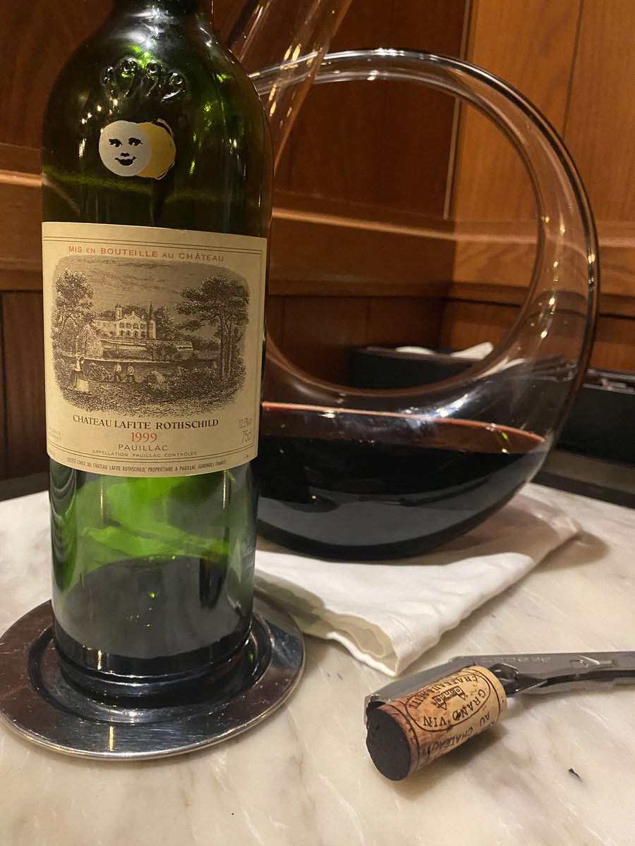 ROBERT S T E L M A C H U K tweet media