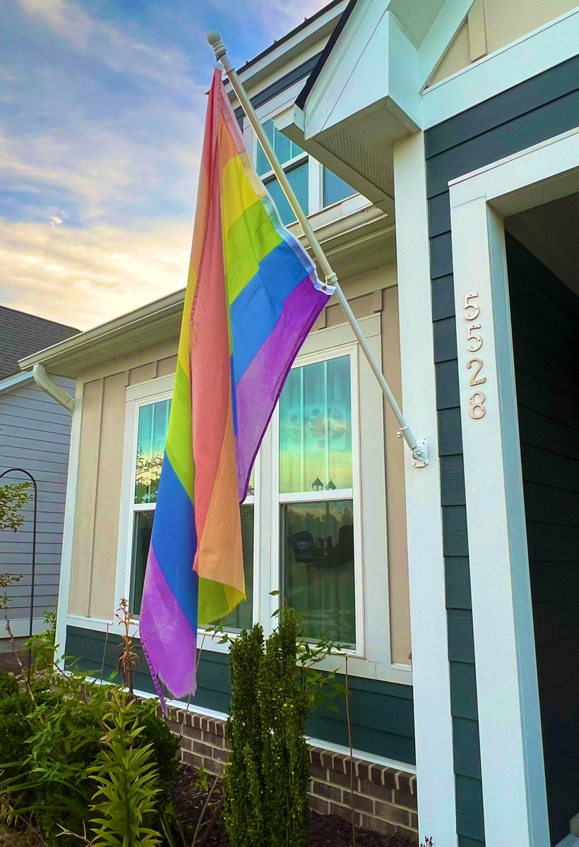 Happy #ComingOutDay y’all!

You are beautiful, you are wonderful, you are seen and we love you!