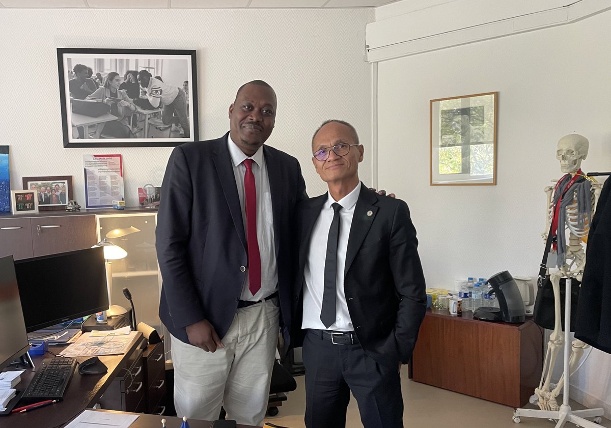 djaftat's tweet image. 🤩 #Fier Quand tu rencontres @proviseurkarate un exemple  #PERDIR qui t’inspire depuis 4 ans sur les réseaux.
J’ai aussi rencontré Oscar en vrai !