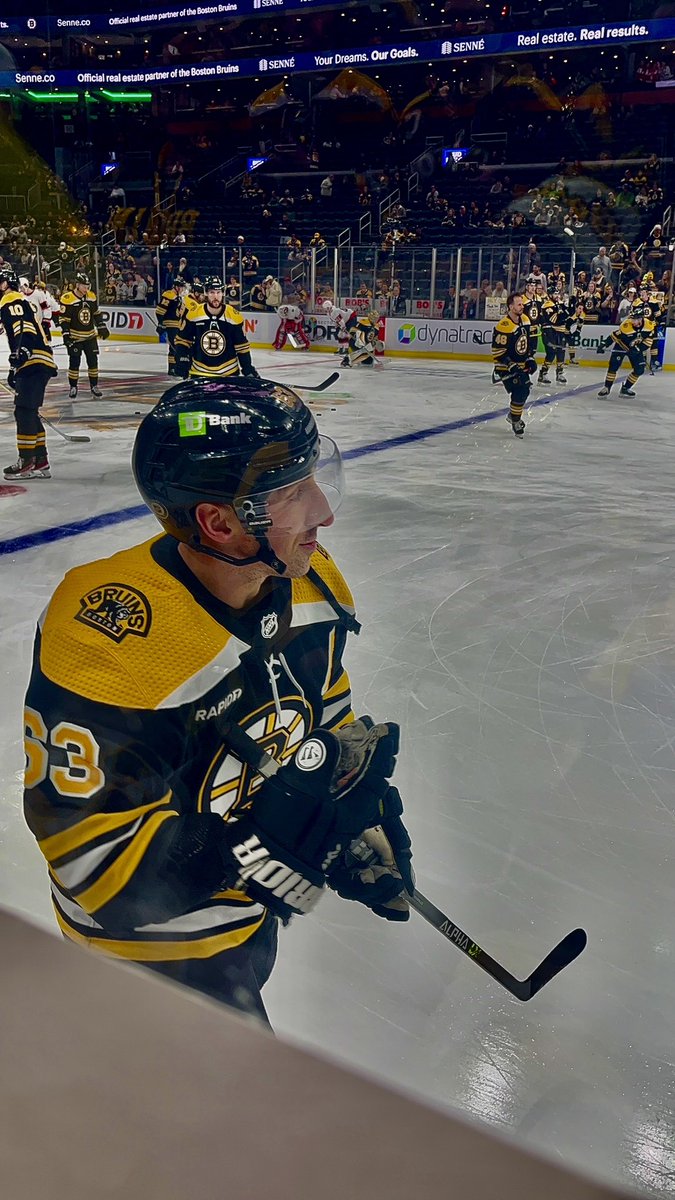 babybergy37's tweet photo. HAPPY GAME DAY BRUINS FANS https://t.co/bnEohHvwI9
