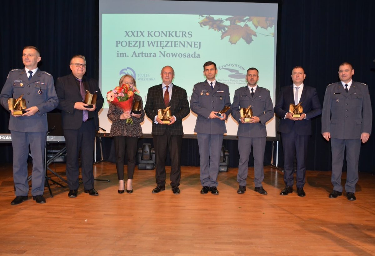 ASKrasnystaw's tweet photo. 6 października 2023 roku w @ASKrasnystaw rozstrzygnięto XXIX edycję Konkursu Poezji Więziennej im. Artura Nowosada.
Konkurs swoim patronatem objęli: Dyrektor Generalny @SW_GOV_PL oraz Instytut Filologii Polskiej UMCS w Lublinie. 👌
👇
https://t.co/gzkUbBVlmR https://t.co/1OJ2AApKzK
