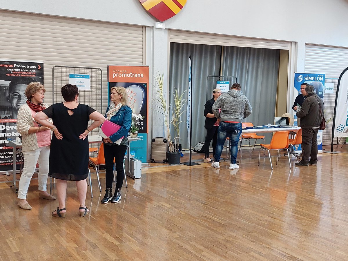 #Onestlàpourvous 📢Notre équipe Pôle emploi vous accueille à Beauce La Romaine #forum De nombreuses offres d'#emploi et de #formation proposées par les #entreprises locales 😉#partenariat #insertion <a href="/cathymaucourant/">MAUCOURANT Catherine</a>  <a href="/patrick_boissy/">Patrick BOISSY</a> @poleemploi_RCVL