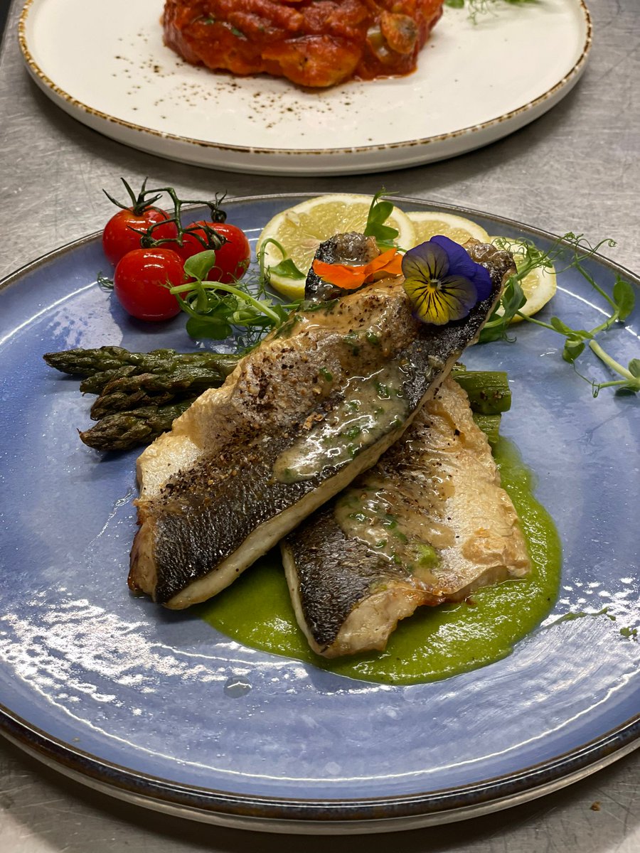 LeoItalianSheff's tweet photo. Get a generous 50% off our FRESH FISH 🐟 this evening! All our fish dishes are served with delicious roasted vegetables. 

Book now at
https://t.co/TZvc639o2p   

#crookes #italian #restaurant #sheffield #sheffieldfood #sheffieldissuper #independent #sheffieldbusiness #lovelocal https://t.co/jrhoy39EI2