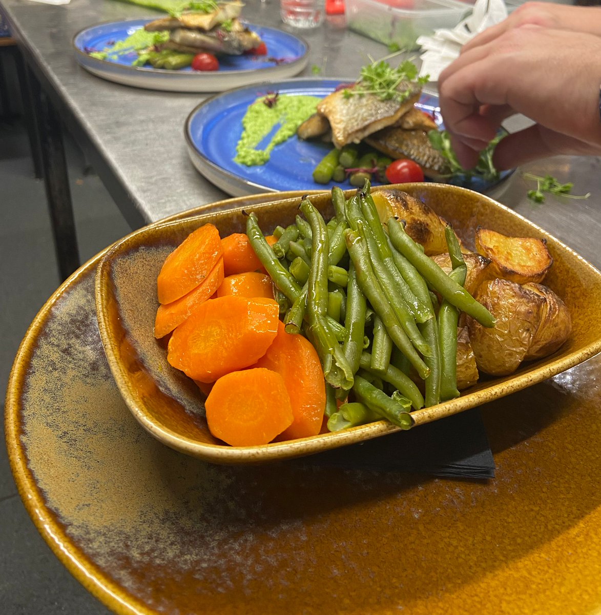 LeoItalianSheff's tweet photo. Get a generous 50% off our FRESH FISH 🐟 this evening! All our fish dishes are served with delicious roasted vegetables. 

Book now at
https://t.co/TZvc639o2p   

#crookes #italian #restaurant #sheffield #sheffieldfood #sheffieldissuper #independent #sheffieldbusiness #lovelocal https://t.co/jrhoy39EI2