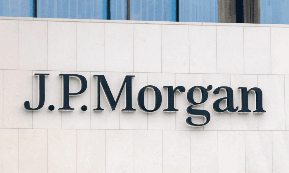 Themarketalert's tweet image. BlackRock backs tokenized fund shares for streamlined margin calls. JPMorgan's historic blockchain transaction with BlackRock and Barclays revolutionizes collateral settlements.

#CryptoNews #Cryptopurity
