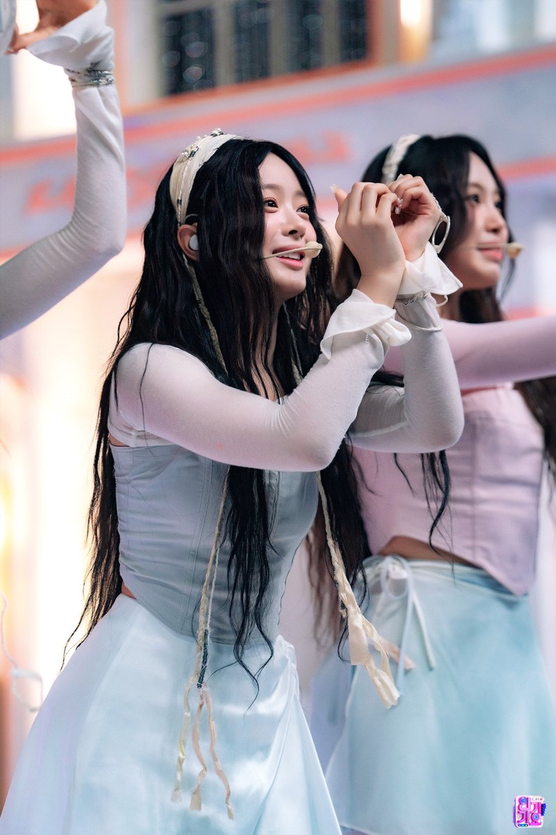 newjeans_loop's tweet photo. Inkigayo

#뉴진스 #NewJeans #하니 #Hanni #ハニ https://t.co/Dr0mSeBCdT