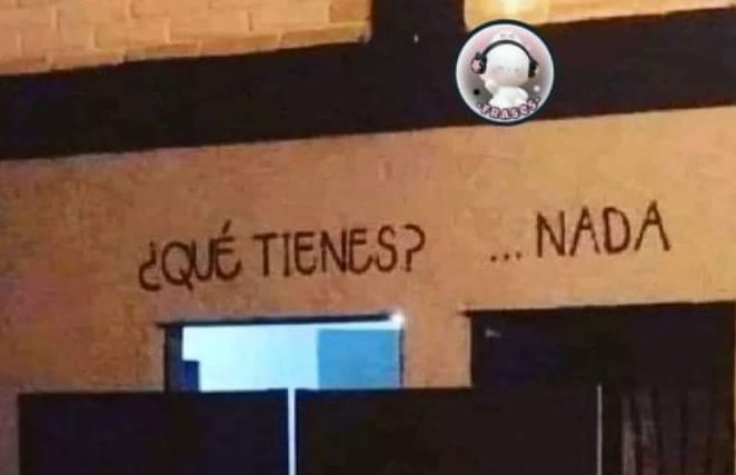 ¿Disculpe cuál es el baño de...?
Ah gracias..