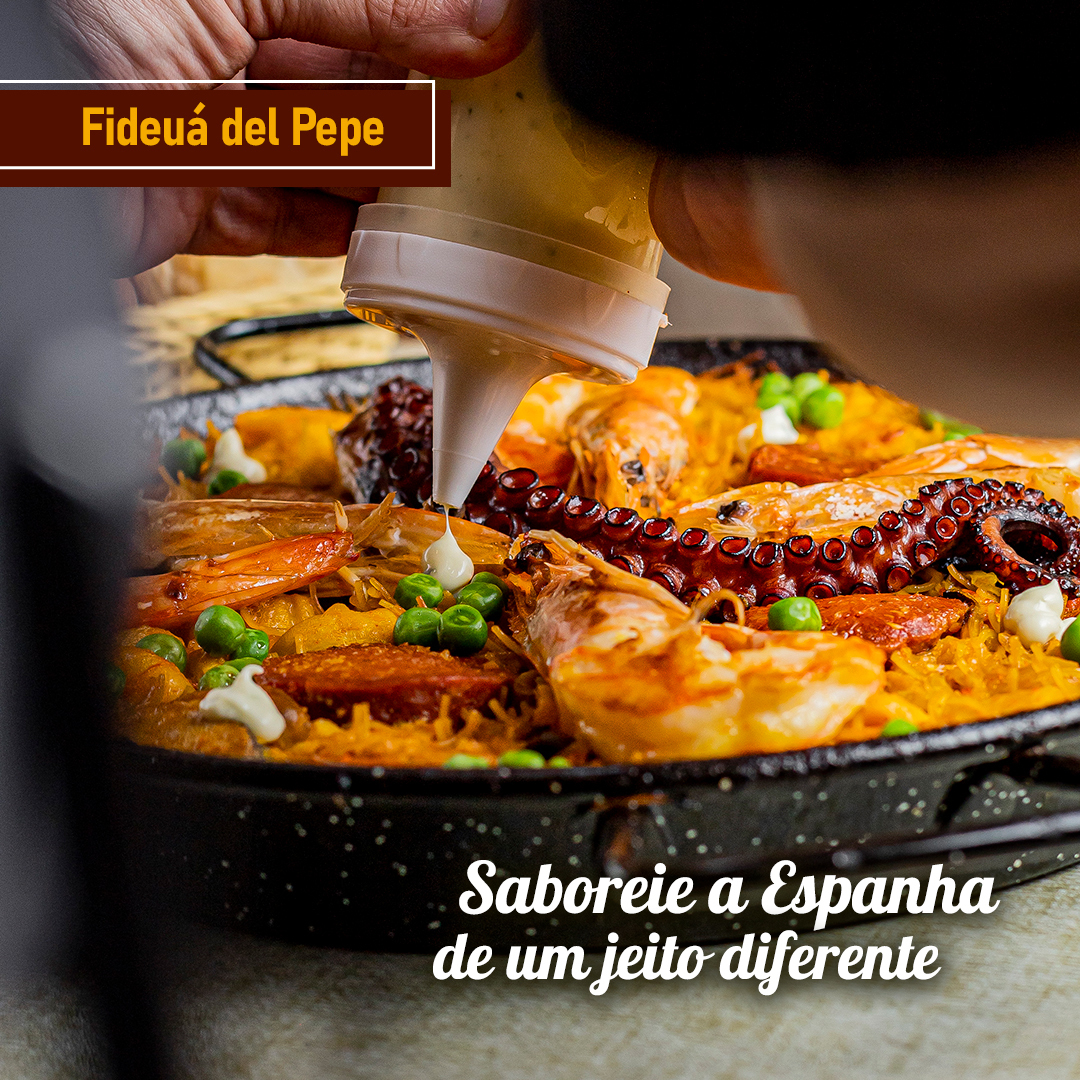 Fideuá del Pepe é uma variação única da Paella, preparada com macarrão "especial", camarões, anéis de lula, mexilhões e finalizada com tentáculos de polvo, tudo servido na própria Paellera.
.
#fideua #culinariaespanhola #ondecomeremsaopaulo #cozinhaespanhola #restaurantesp